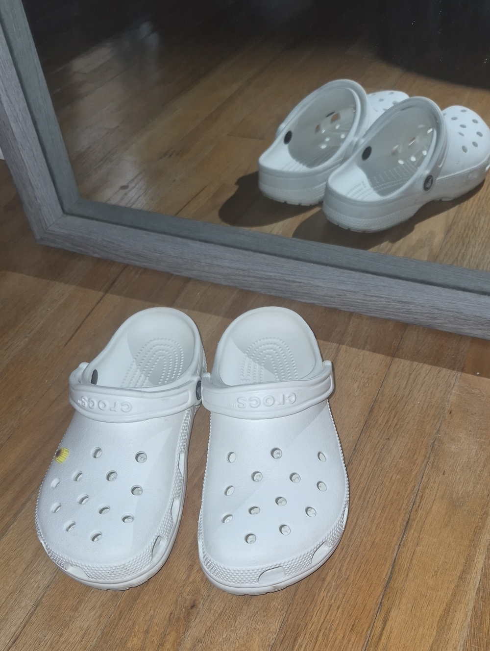 CROCS White Classic Clogs M6W8